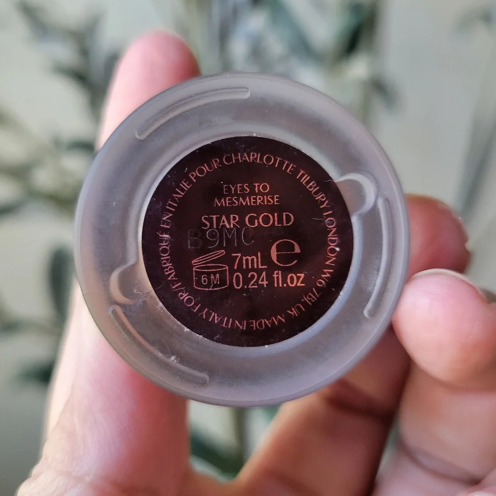 Charlotte Tilbury Eyes to Mesmerise in Star Gold
